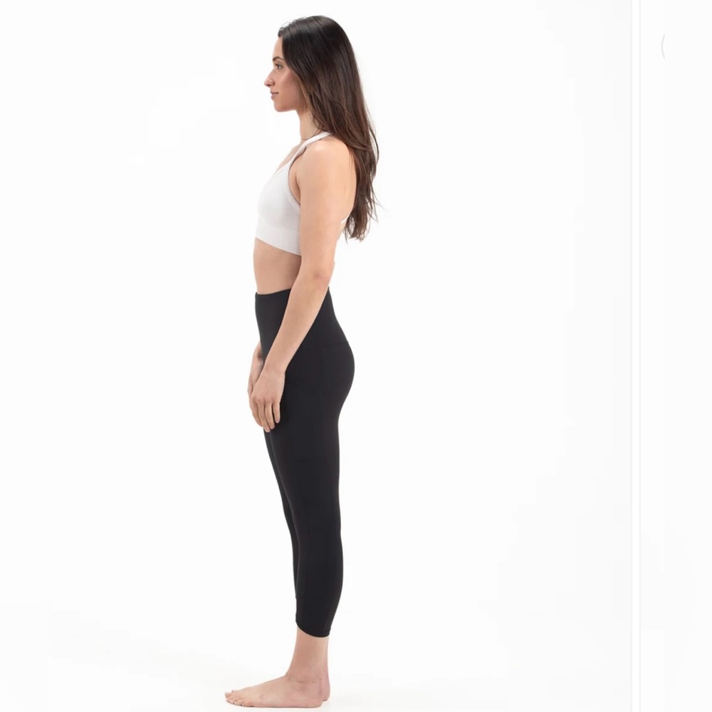Sweetflexx Black Capris + Pockets | Hi-Rise | Resistance Leggings, Size 8 - Picture 5 of 10